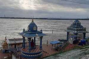 Bhadrachalam witnesses Godavari river rise to 5.40 ft