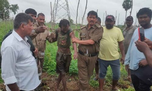 Brave Palvancha constables put their lives at risk to rescue man trapped in well