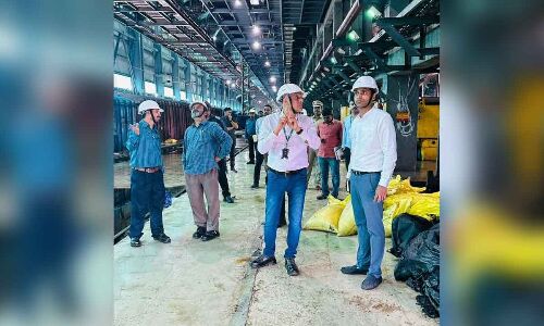 Collector urges RFCL to ensure timely supply of urea