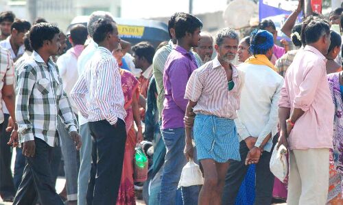 Daily wage workers and petty vendors suffer due to heavy rainfall