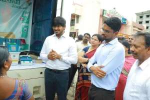 Demonstration of EVMs and VVPAT Usage