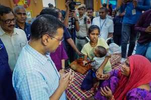 Flood-affected families receive financial assistance of Rs 10,000 from CM Kejriwal