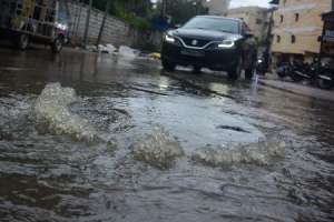 GHMC teams tackle city’s rain issues