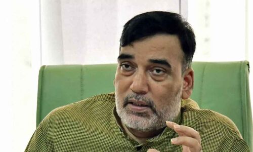 Gopal Rai: Animal Husbandry Department Deploys 8 Teams for Animal Health Checkups in Flood-Affected Areas
