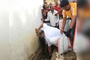 Harish adopts Gandhigiri approach to achieve garbage-free Siddipet