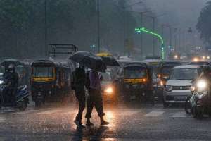 IMD Forecasts Rainfall in Delhi on 15th and 16th, Dampening Weekend Plans