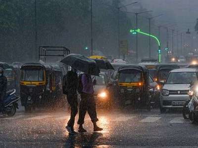 IMD Forecasts Rainfall in Delhi on 15th and 16th, Dampening Weekend Plans