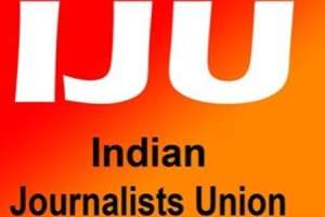 Journalists from TUWJ and IJU brave heavy rain in Rangareddy for post card movement