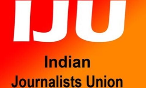 Journalists from TUWJ and IJU brave heavy rain in Rangareddy for post card movement