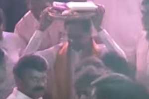 KCR offers silk robes and bonam to Ujjain Mahankali temple deity