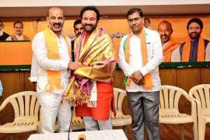 Kishan Reddy and Bandi Sanjay join forces, demonstrating unity