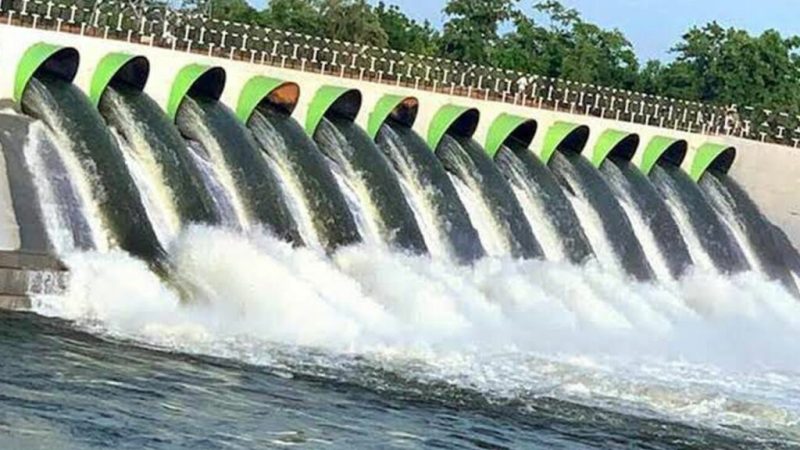 KTR transforms into a farmer… Minister KTR initiates reverse pumping with powerful motors