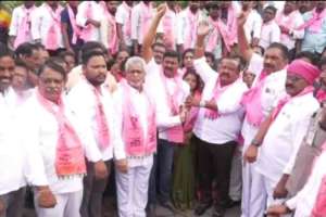 “Minister Gangula accuses Chandrababu of fake notes; both sides blame each other in Telangana”