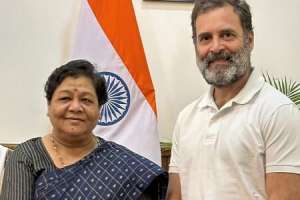 Rahul urges peace during meeting with Governor