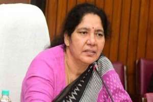 Satyavathi Rathod urges officials to stay vigilant as Warangal district experiences heavy rainfall