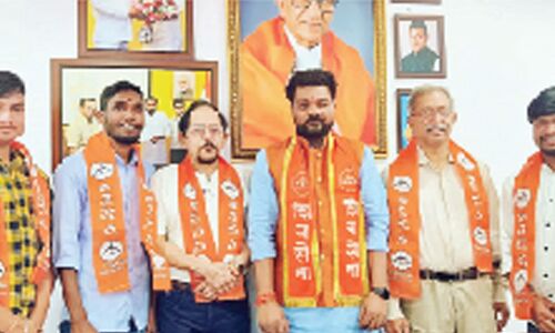 Shiv Sena welcomes Parupalli Kashyap’s father to Hyderabad