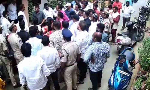Supporters of BRS MLA Gopinath launch assault on their own party leader