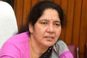 Warangal: Satyavati Rathod instructs officials to evaluate rain-induced damages
