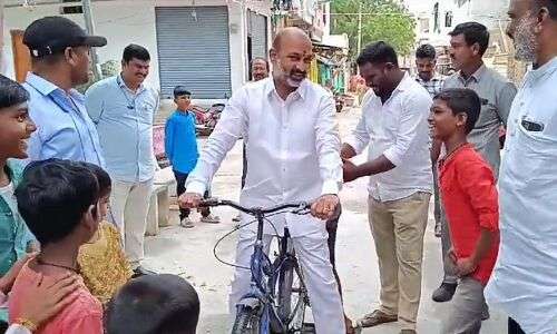 Bandi Sanjay spends quality time with children in Karimnagar constituency on Sunday