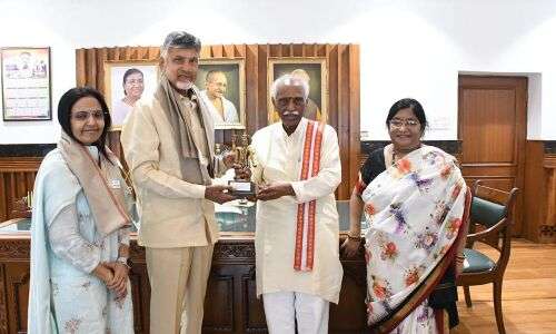 Chandrababu and his spouse hold meeting with Haryana Governor Bandaru Dattatreya