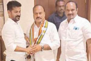 Congress gains new member as husband of irked Khanapur BRS MLA Rekha Naik joins