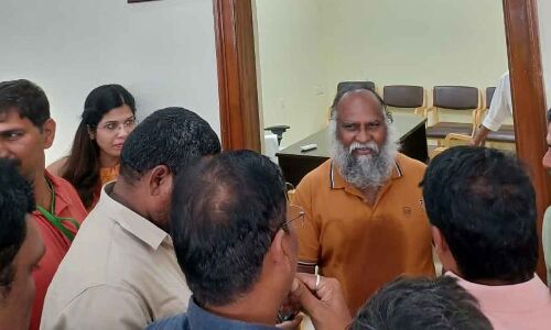 Congress MLA from Telangana sparks "Political Drama" in Assembly