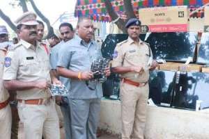 Fake Sony TV-selling gang busted in Khammam