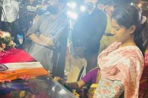 Gaddar receives heartfelt melodic tributes from singer Madhu Priya