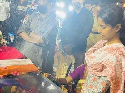Gaddar receives heartfelt melodic tributes from singer Madhu Priya