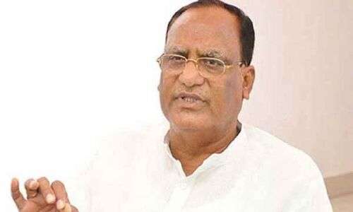 Gutha urges Komatireddy to retire from politics