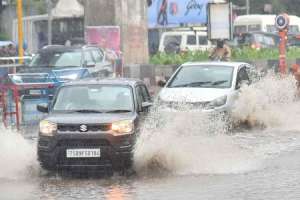 Heavy rain in Hyderabad causes chaos