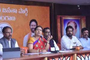 Kavitha’s false protest over women’s quota exposed by DK Aruna