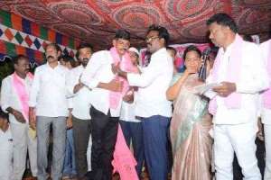 Khammam sees an influx of 120 new members joining BRS.