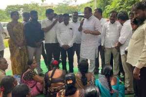 Komati criticizes CM KCR for disregarding the needs of the people