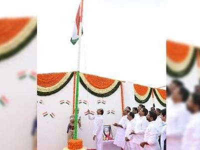 National Flag hoisted by KCR at Pragati Bhavan