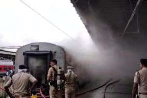 No casualties reported after fire breaks out on Udyan Express upon arrival at Bengaluru railway station