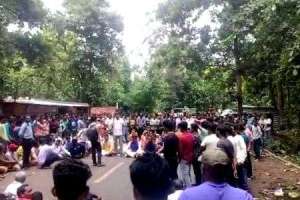 Police officer transferred after mob becomes enraged at Phiringia police station over allegations of involvement in ganja trade