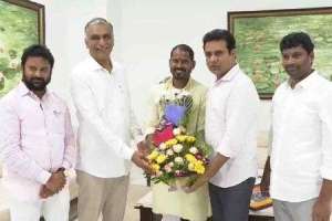 Soon, Ramagundam BJP leader Koushik Hari will be joining BRS.