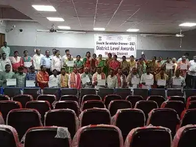 16 best villages’ sarpanches in Mulugu honored with awards