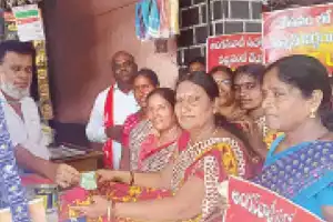 Anganwadi workers in Karimnagar continue strike for 18th consecutive day