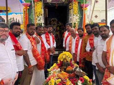 Anjaiah Yadav participates in ceremony at Kanakadurga Ammavari temple