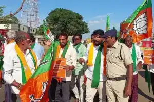 BJP officials apprehended in Khammam district’s Kalluru