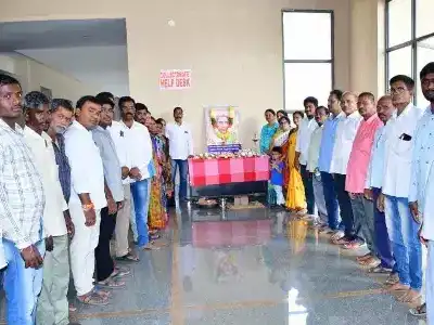 Chakali Ailamma honored with rich tributes in Wanaparthy