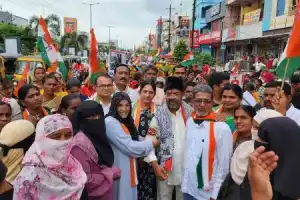 Congress claims only BRS cadres benefit from welfare schemes in Warangal