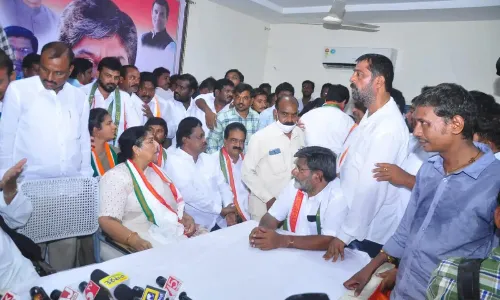 Congress’ pre-meeting in Khammam marred by chaos