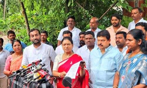 DK Aruna Urges Swift Implementation of Court Verdict