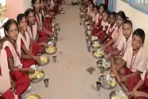Government to provide breakfast to students starting from Dussehra
