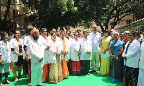 Harish Rao: Congress and BJP indulge in slogans, while BRS focuses on realities