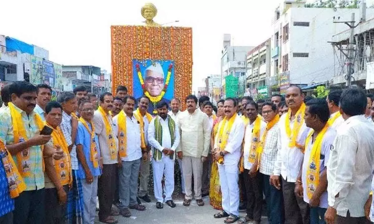 Jagdish Reddy commends Konda Laxman for his compassion