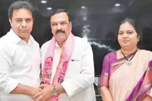 K Chandrashekhar Rao sets sights on prominent members of Congress and BJP in Hyderabad